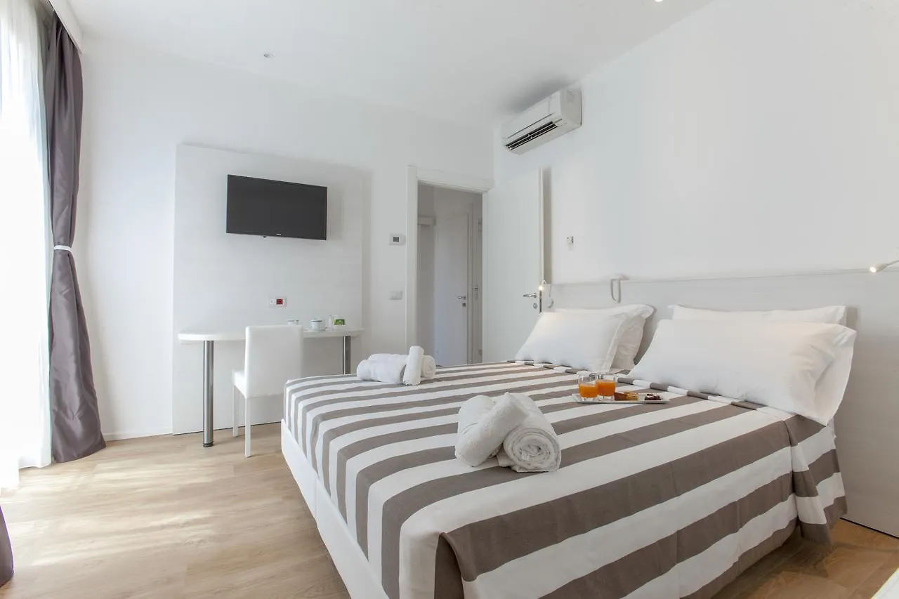 ***  Hotel Houston Suites Rimini Italy